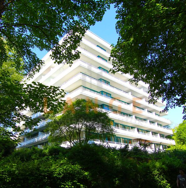 :::ON THE TOP:::1 ZIMMER APARTMENT MIT KÜCHE:::8. OG::::HERRLICHER BLICK:::SELBSTNUTZ ODER KAPITALAN